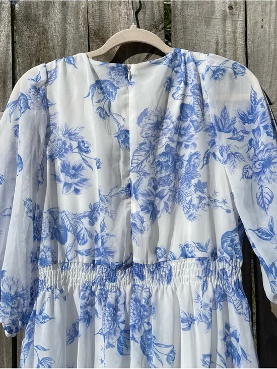 Taylor Blue and White Floral V-Neck Dress - Picture 10 of 12
